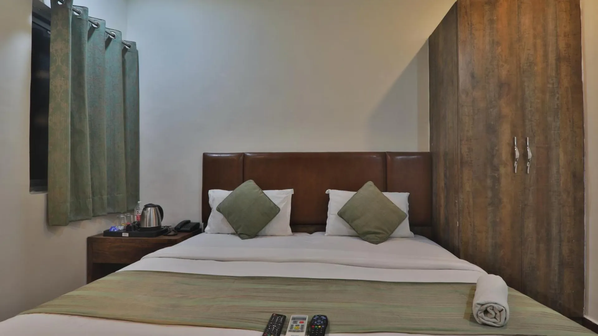 Hotel Janki Inn Sigra 2 Km From Kashi Vishwanath Dham Varanasi 3*,