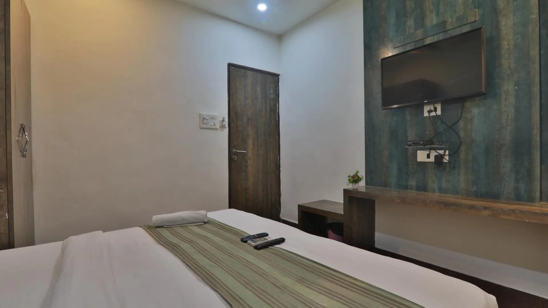 ***  Hotel Janki Inn Sigra 2 Km From Kashi Vishwanath Dham Varanasi India
